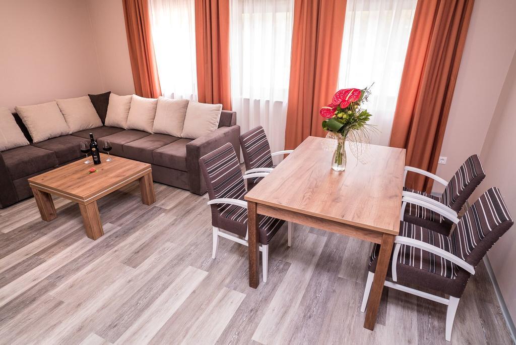 B&B Villa Angy Korenica Exteriör bild