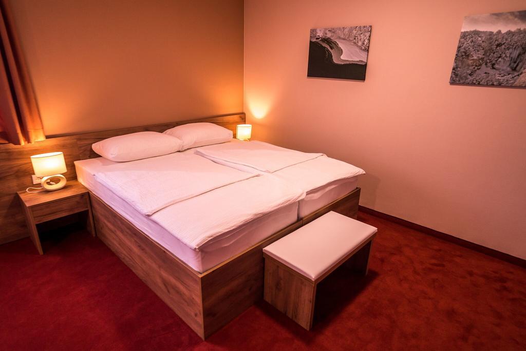 B&B Villa Angy Korenica Exteriör bild