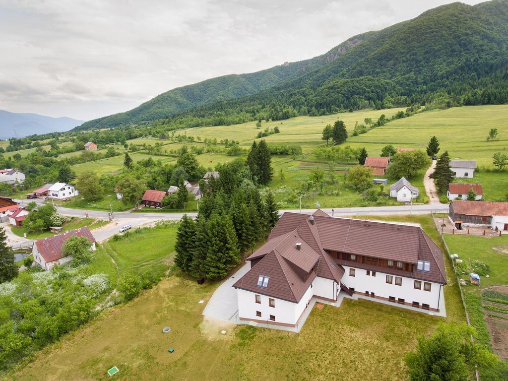 B&B Villa Angy Korenica Exteriör bild
