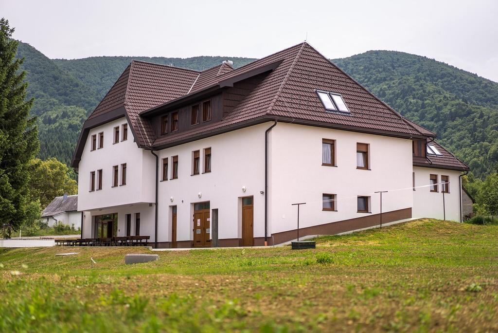 B&B Villa Angy Korenica Exteriör bild