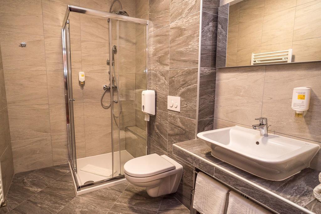 B&B Villa Angy Korenica Exteriör bild