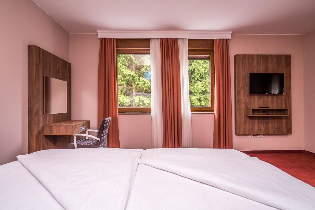 B&B Villa Angy Korenica Exteriör bild