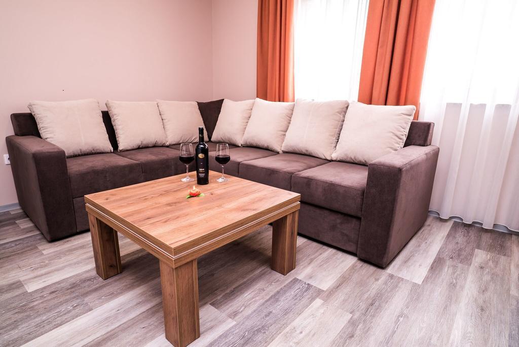 B&B Villa Angy Korenica Exteriör bild